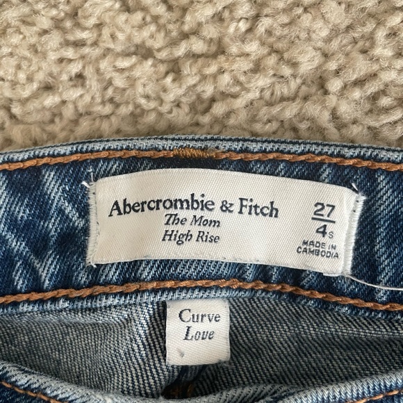 Abercrombie & Fitch Curve Love High Rise Mom Jean - Picture 4 of 4